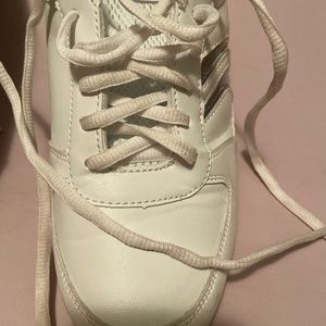 Chassé cheer shoes
